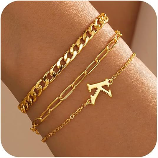 ✨Stylisches Goldarmband mit Initialen – individuell & stapelbar